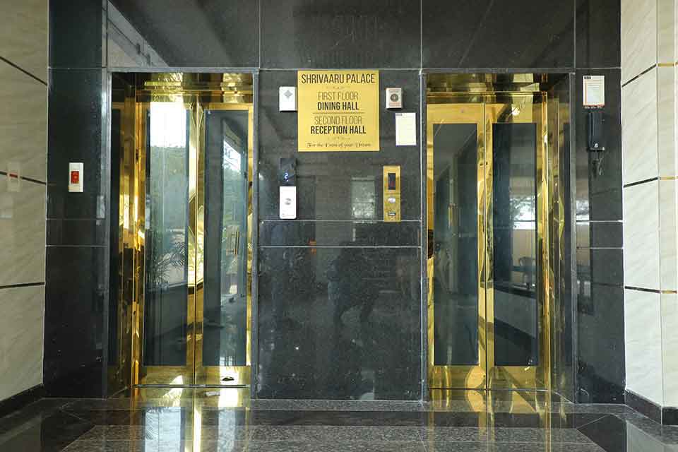 Lift Outside View Two Lift Full Vision